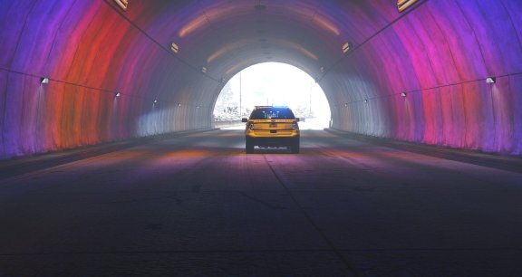 Цветовое освещение тоннеля