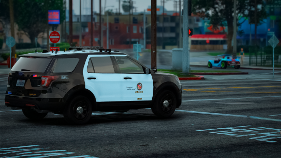 Ford Explorer on the streets of Los Santos