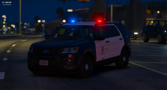 Road closure by LSPD officers